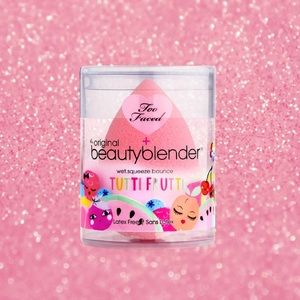 Too Faced Makeup - LIMITED EDITION Too Faced Beauty Blender Too Faced Makeup - LIMITED EDITION Too Faced Beauty Blender